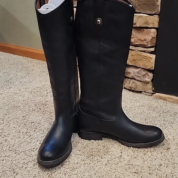 Frye Melissa Lug Black Boots 8 NWOT - Picture 6 of 8